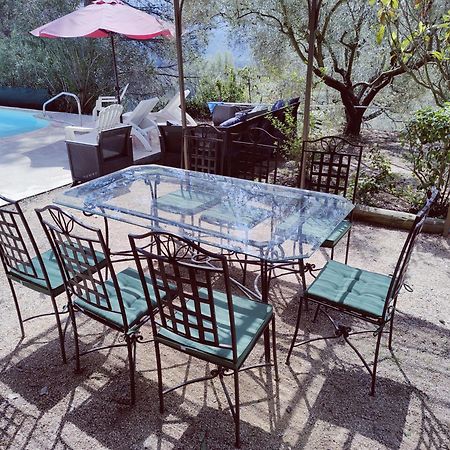 Villa CIGALONS en pleine pinède + PISCINE chauffée Auriol Exterior foto