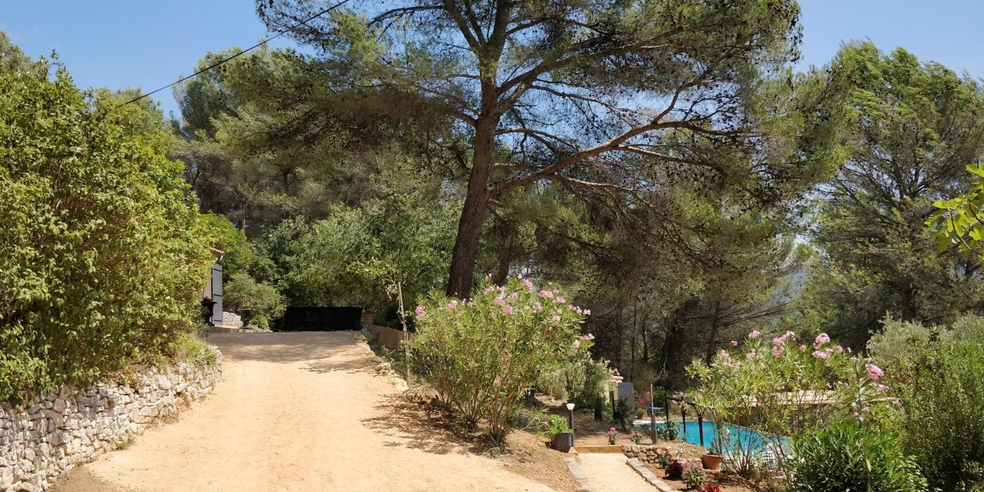 Villa CIGALONS en pleine pinède + PISCINE chauffée Auriol Exterior foto