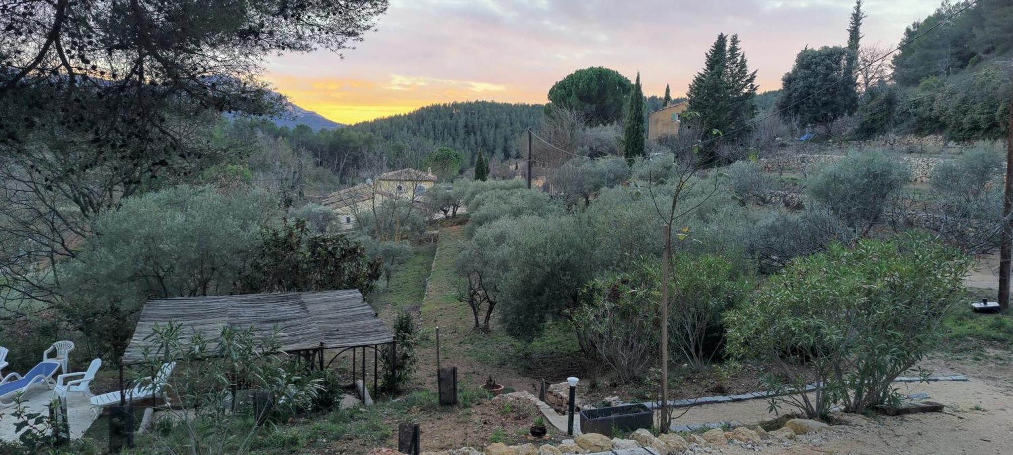Villa CIGALONS en pleine pinède + PISCINE chauffée Auriol Exterior foto
