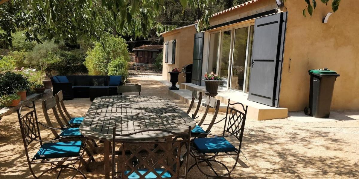 Villa CIGALONS en pleine pinède + PISCINE chauffée Auriol Exterior foto