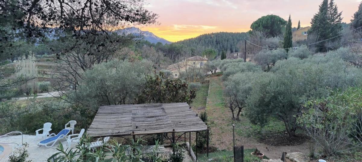 Villa CIGALONS en pleine pinède + PISCINE chauffée Auriol Exterior foto